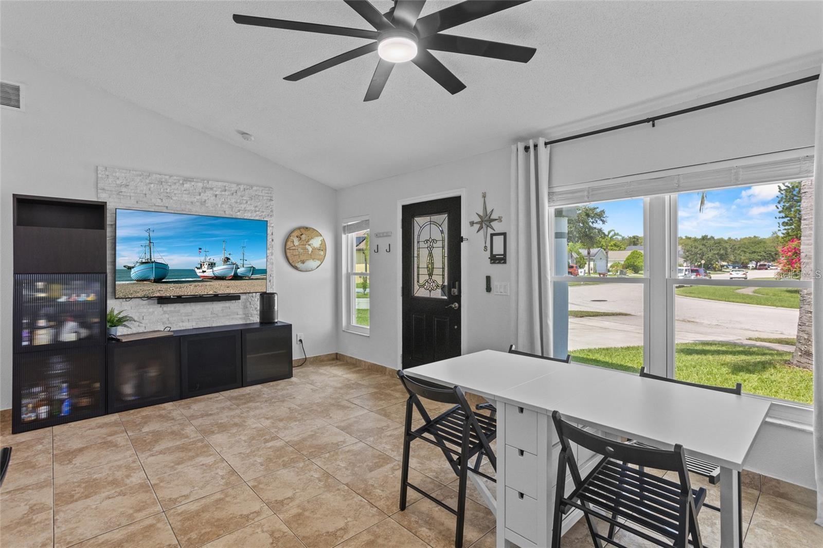 2239 SANTA LUCIA ST — photo 3