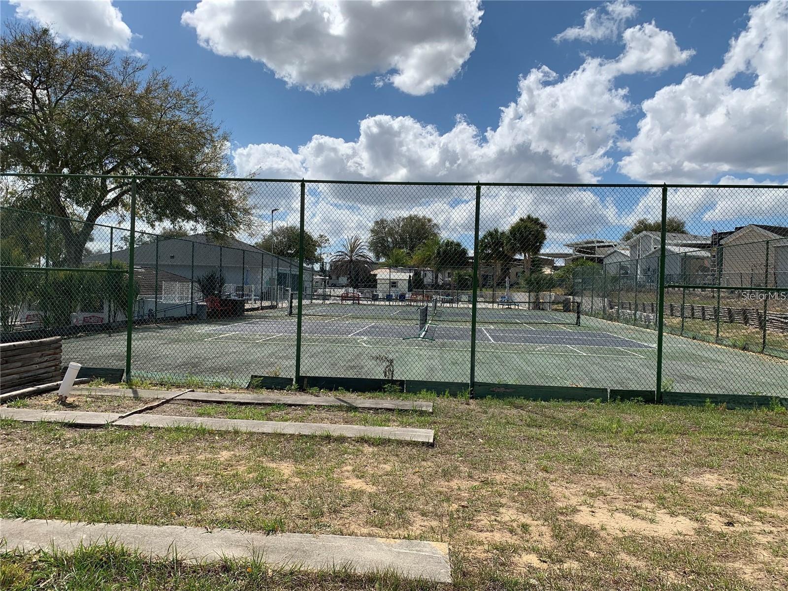 319 BROKEN WOODS BLVD — photo 4