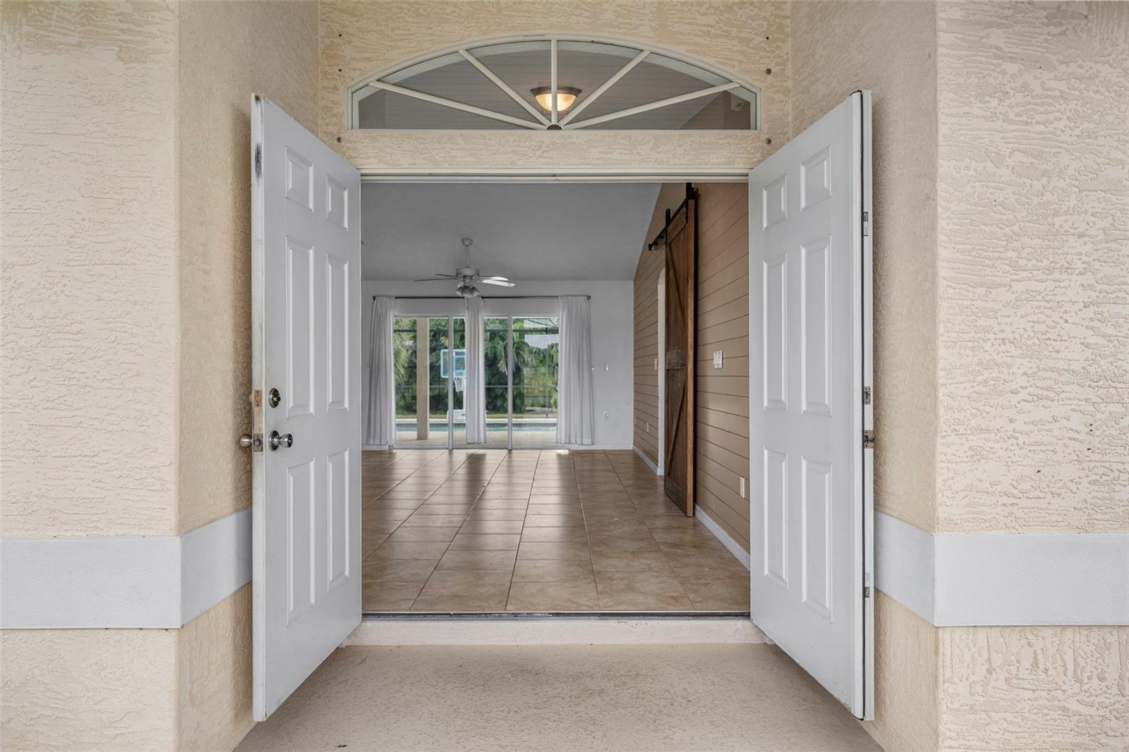 209 BROADMOOR LN — photo 3