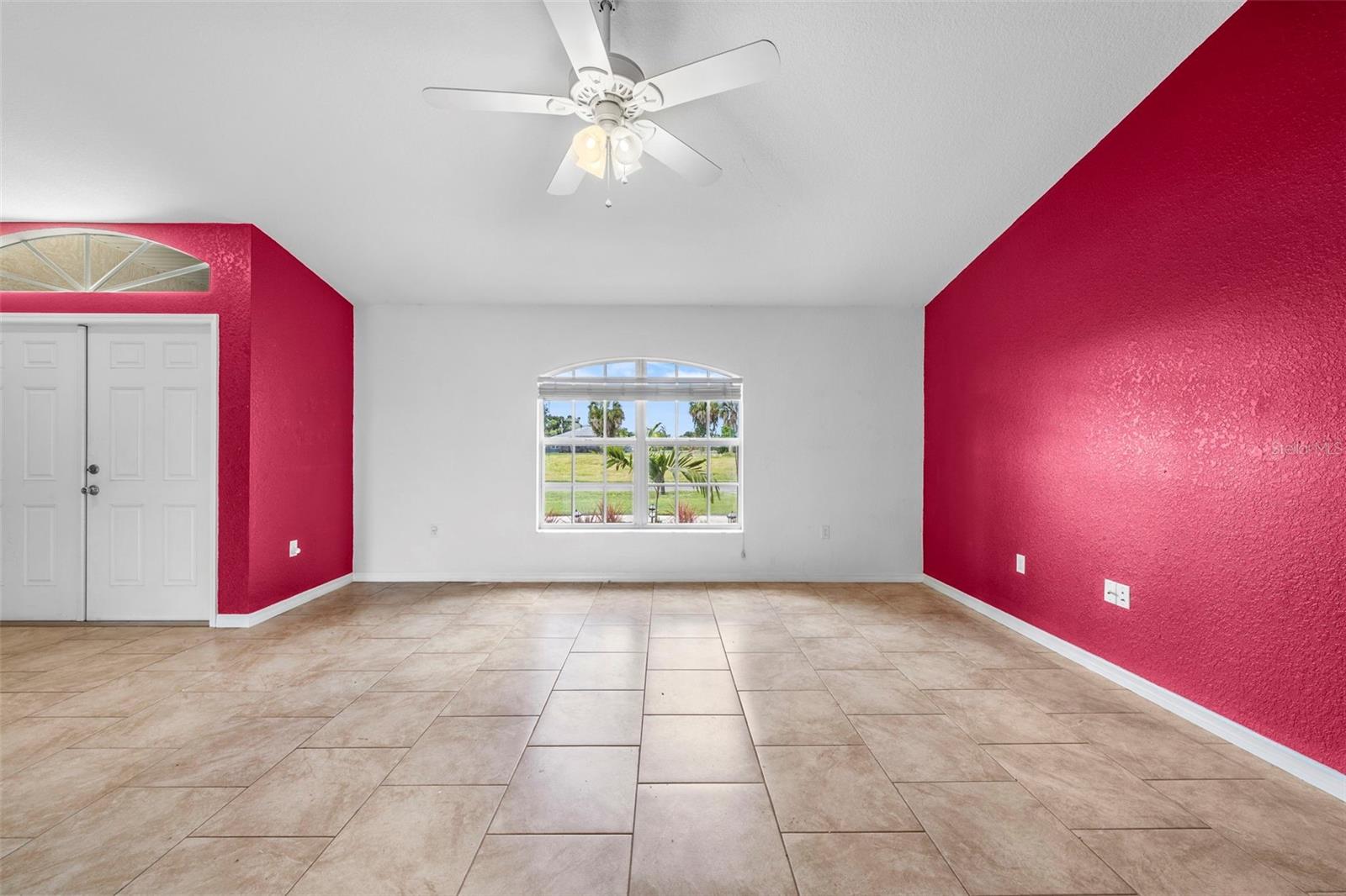 209 BROADMOOR LN — photo 12