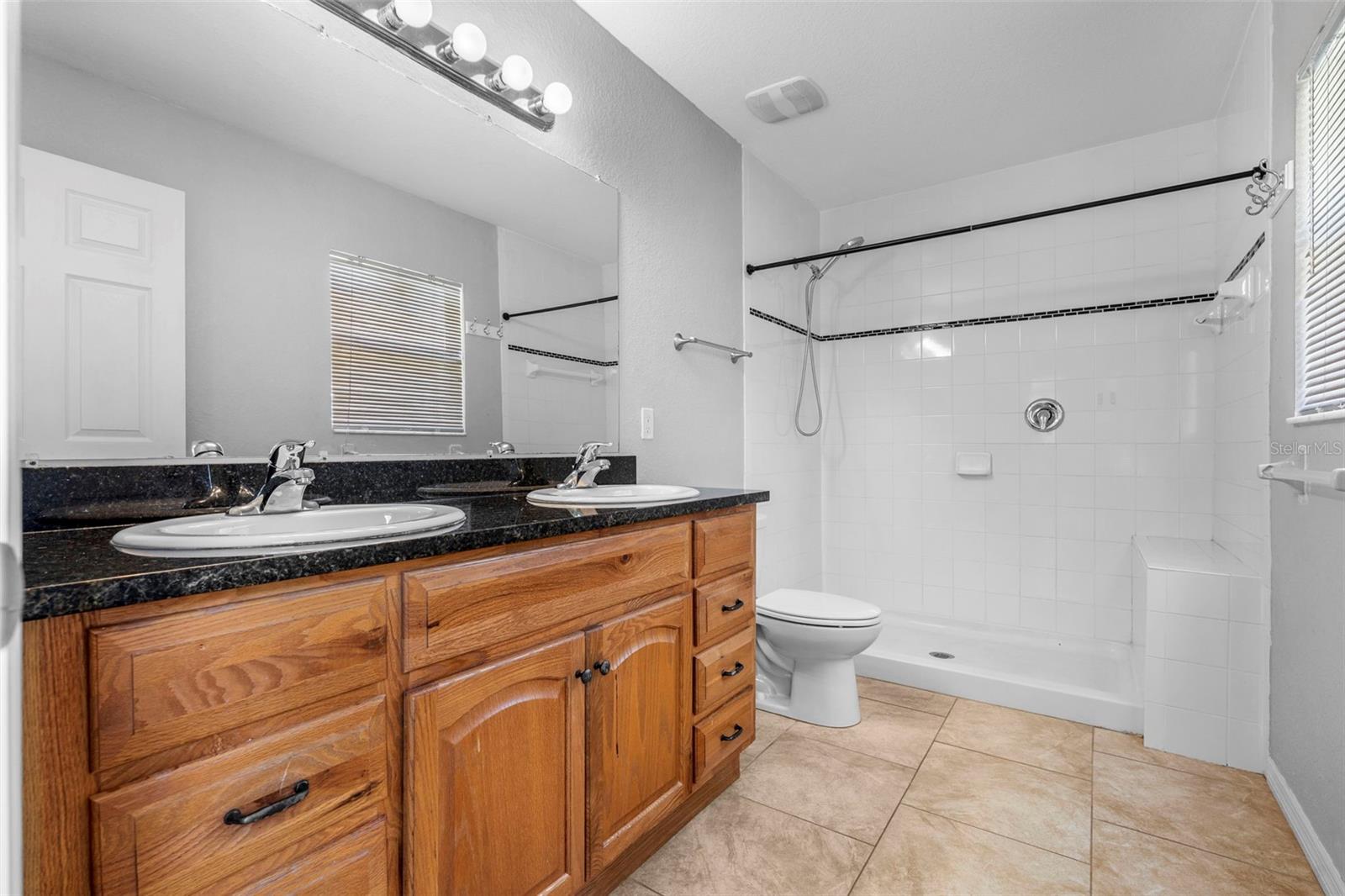 209 BROADMOOR LN — photo 17