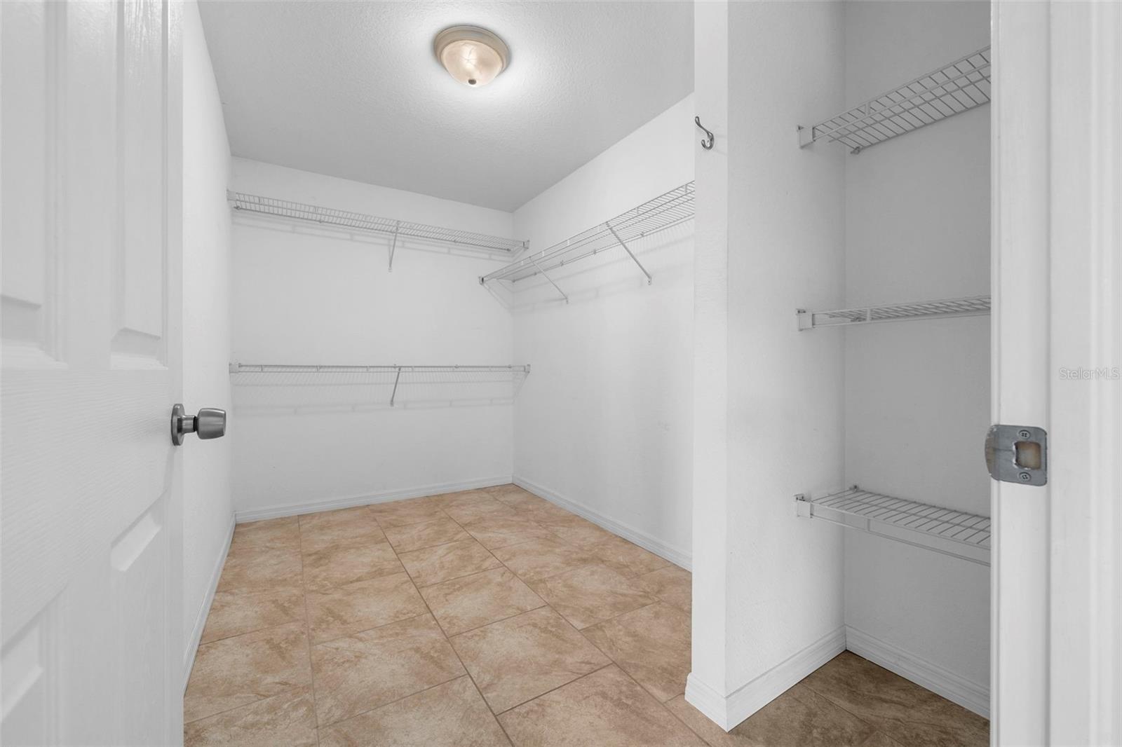 209 BROADMOOR LN — photo 20