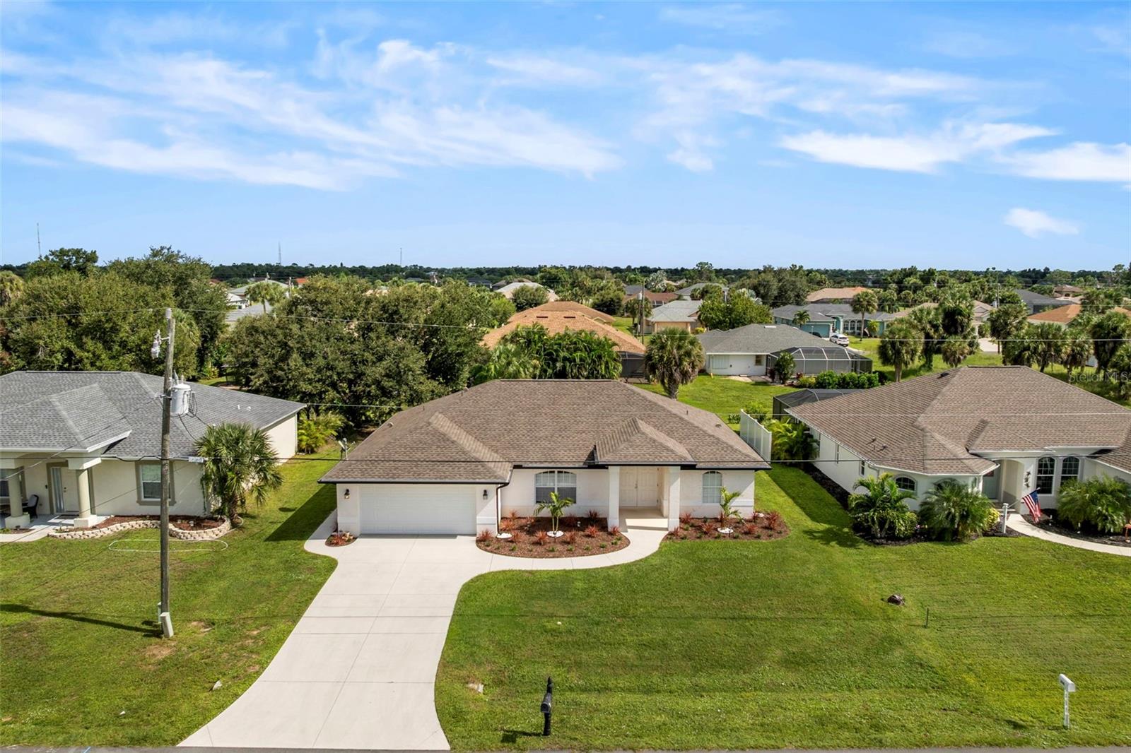 209 BROADMOOR LN — photo 40