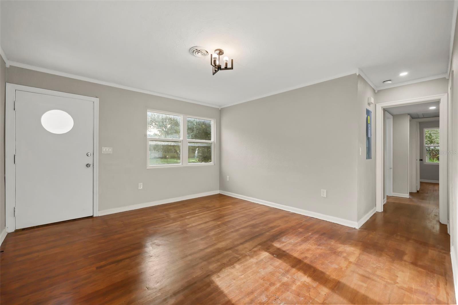 2410 ORANGE AVE — photo 4