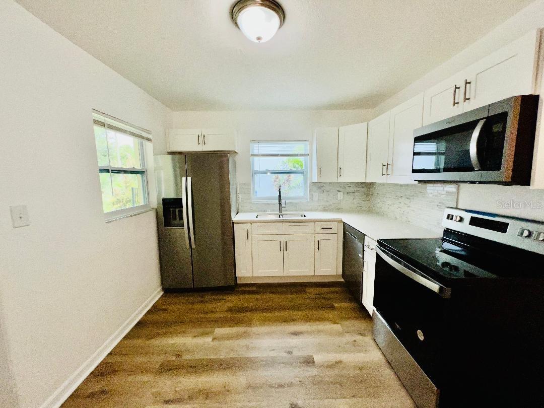 1247 DAVIS RD — photo 9