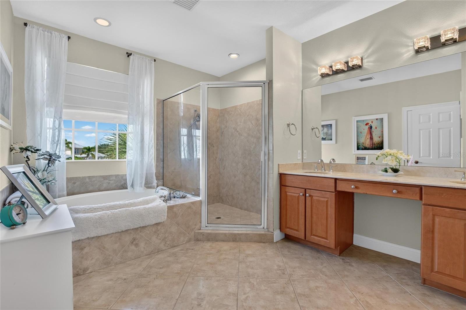 5518 LUMINAR POINTE LN — photo 35