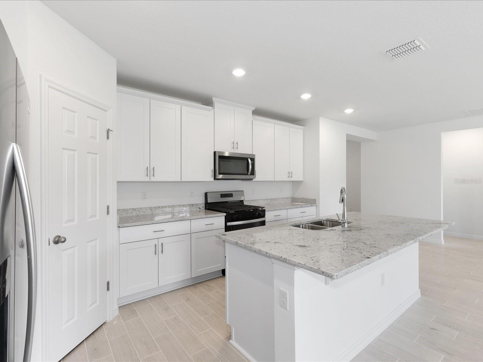 10846 BUDDING BLOSSOM CT — photo 4