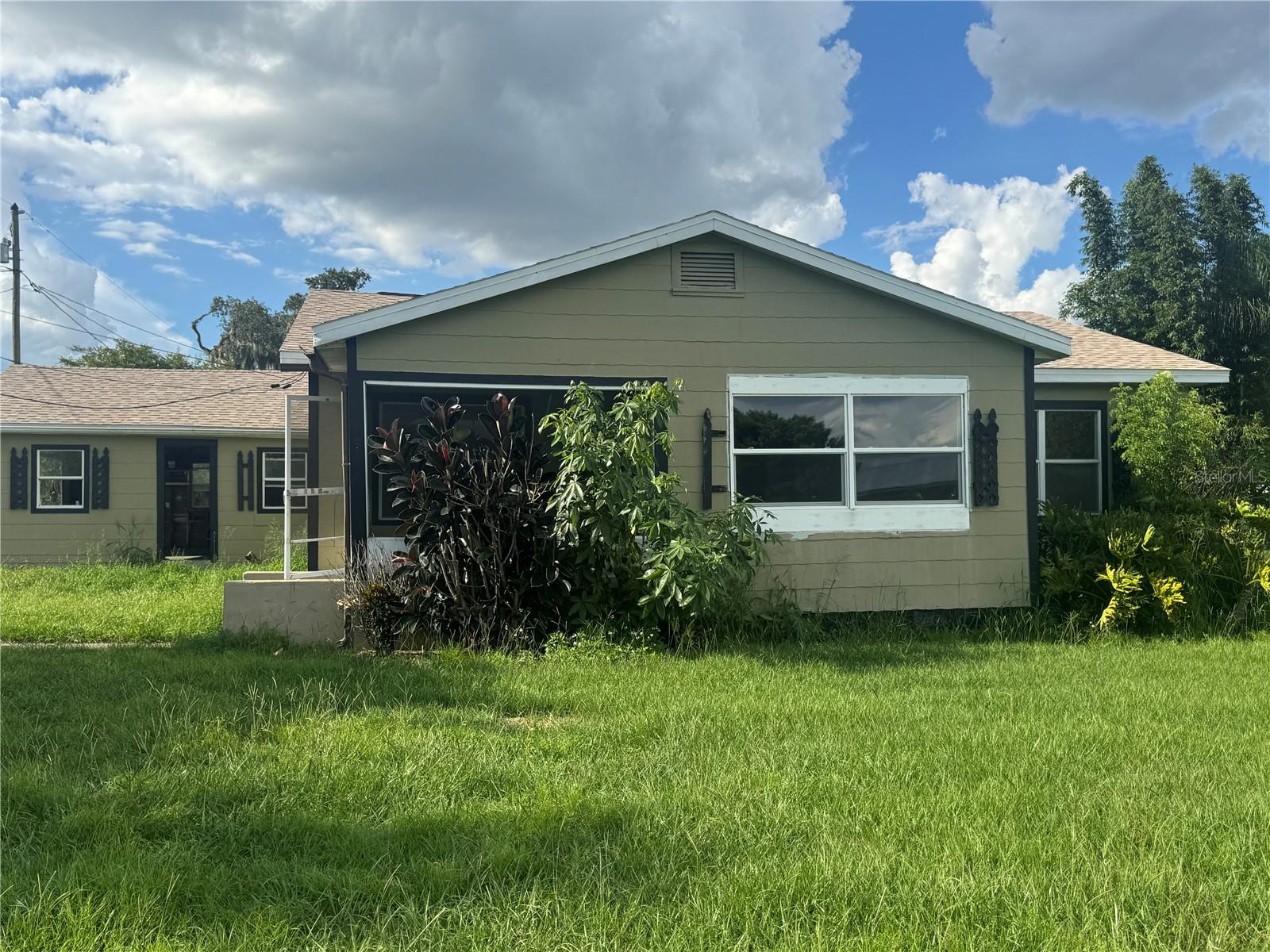 4 LAKEVIEW AVE photo