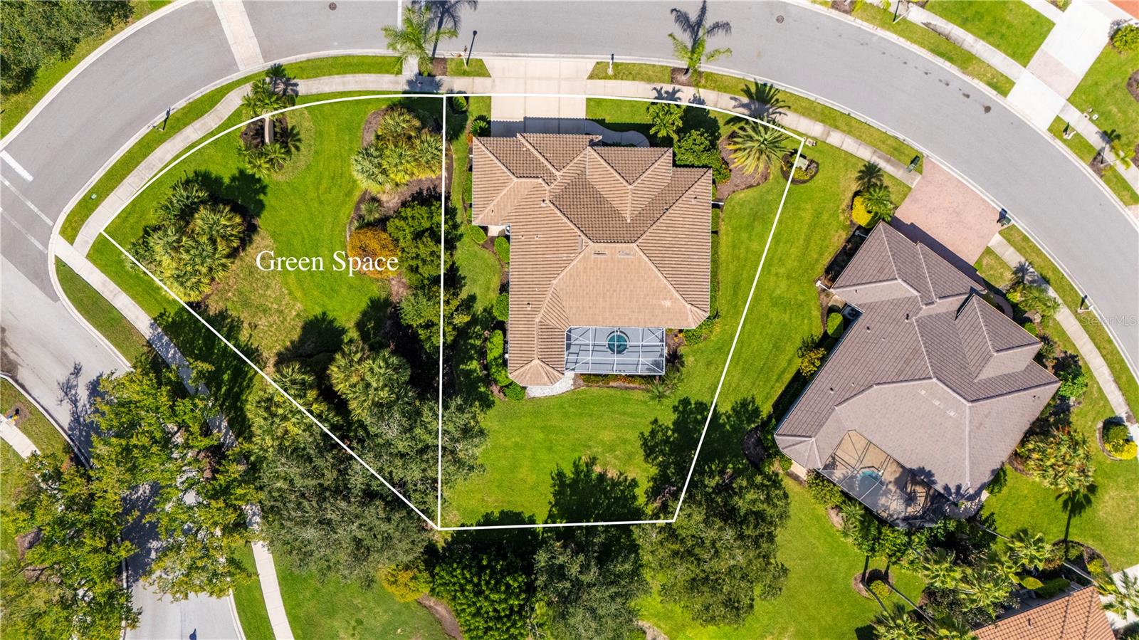5365 PINE SHADOW LN — photo 2