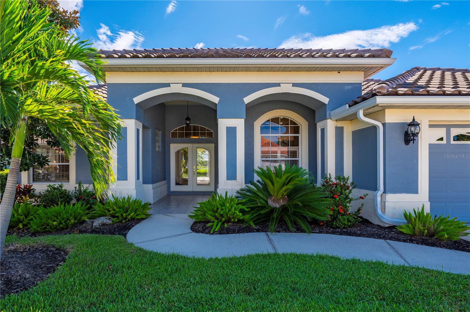 5365 PINE SHADOW LN — photo 3