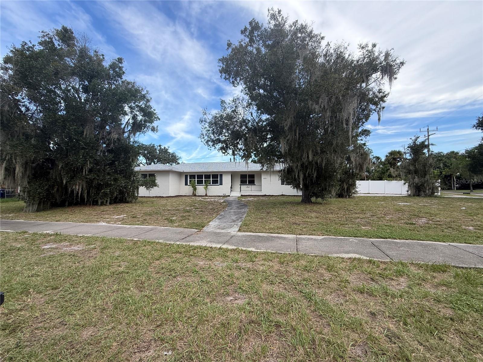 601 MYRTLE WAY S photo