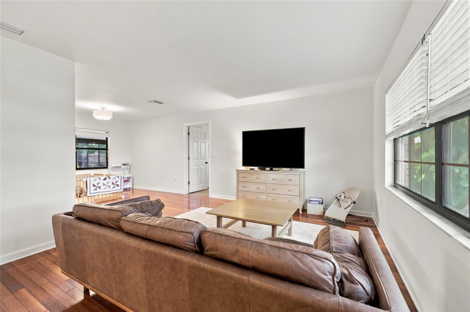 4762 ARROW RD — photo 8