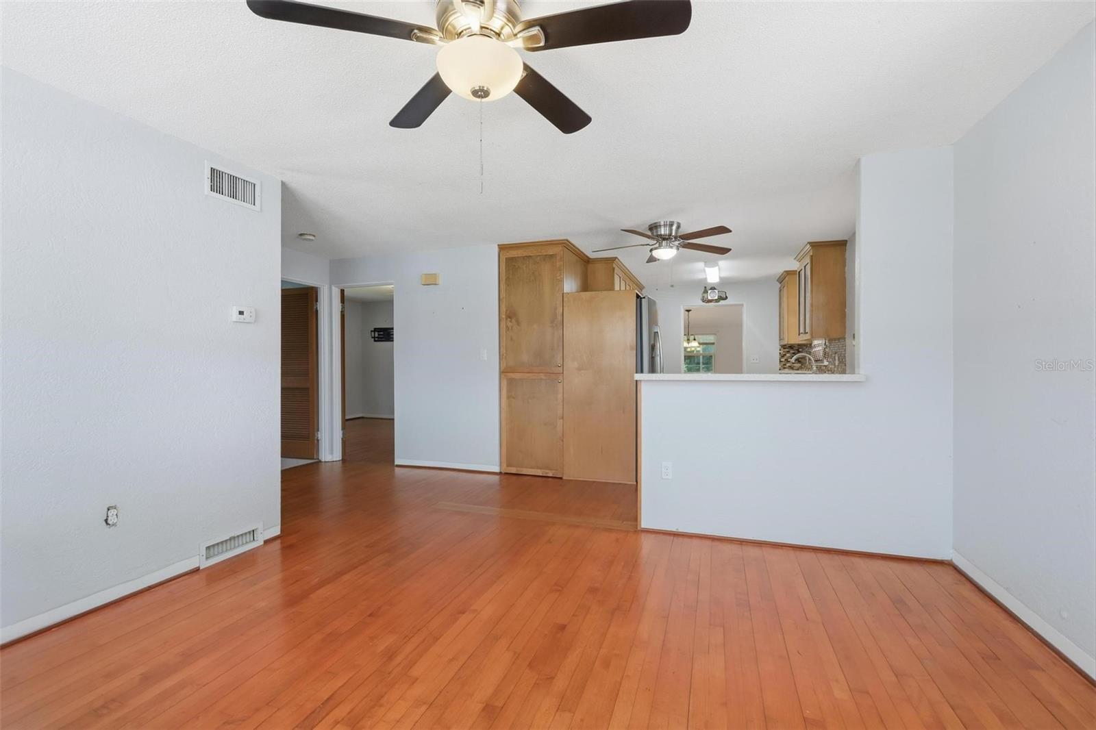 109 WESTERN AVE — photo 8