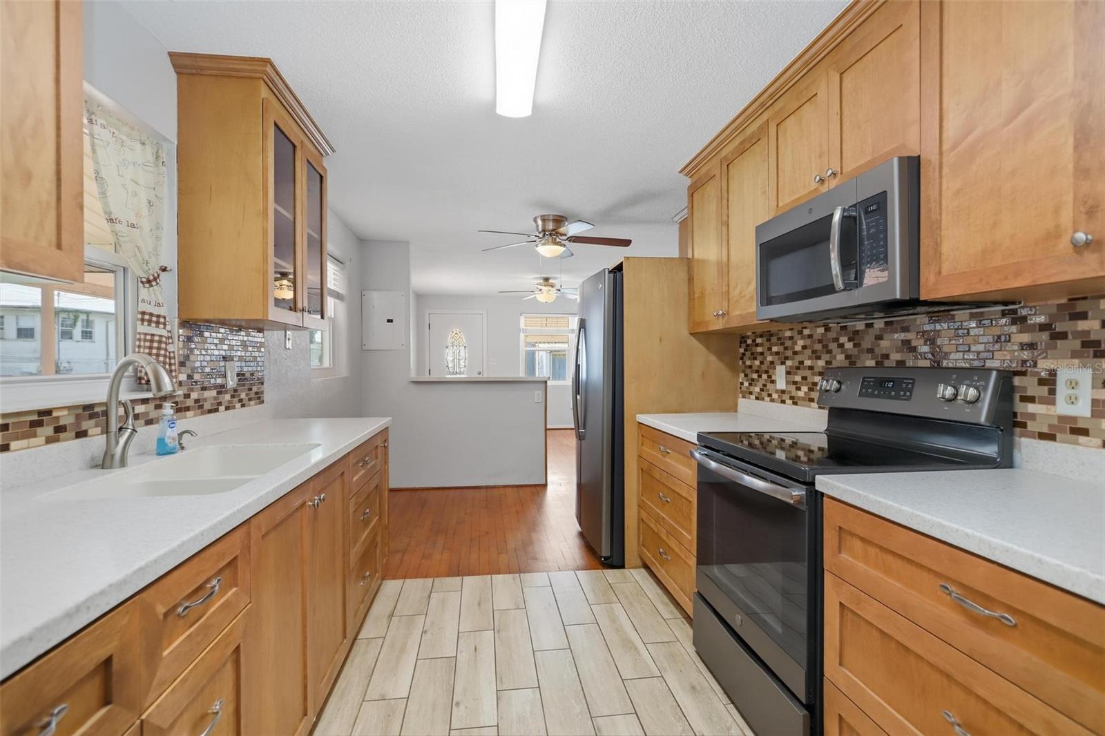 109 WESTERN AVE — photo 11