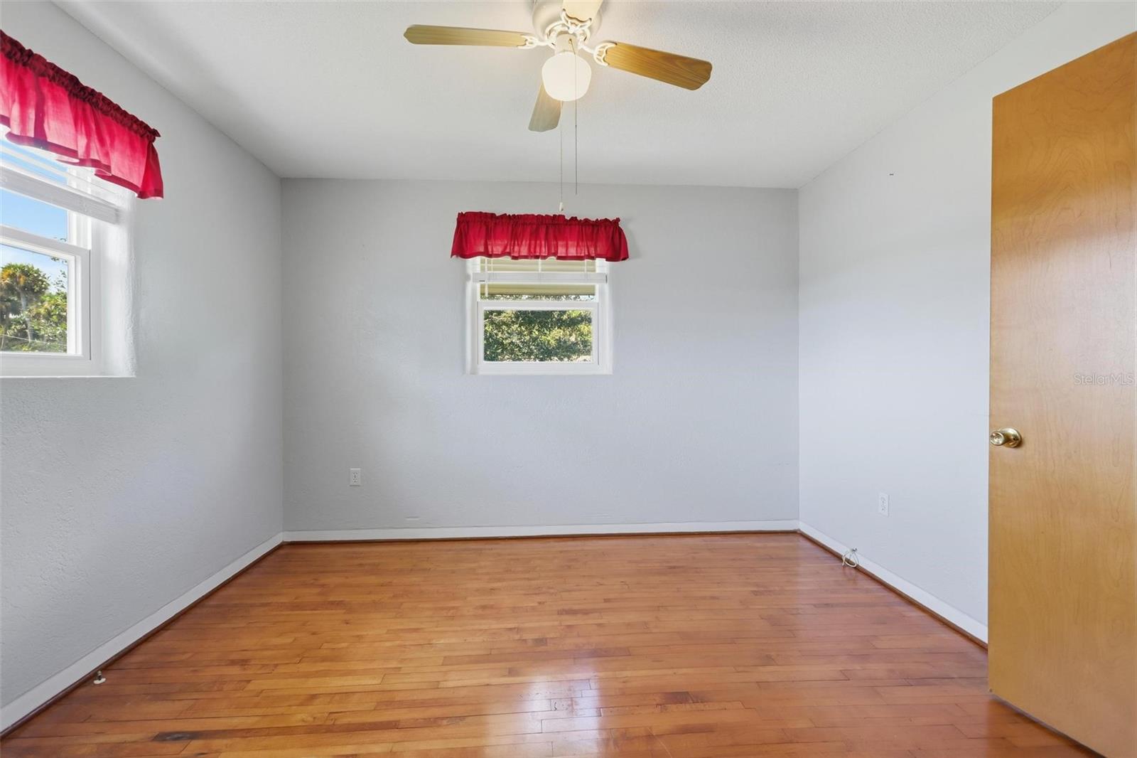 109 WESTERN AVE — photo 18