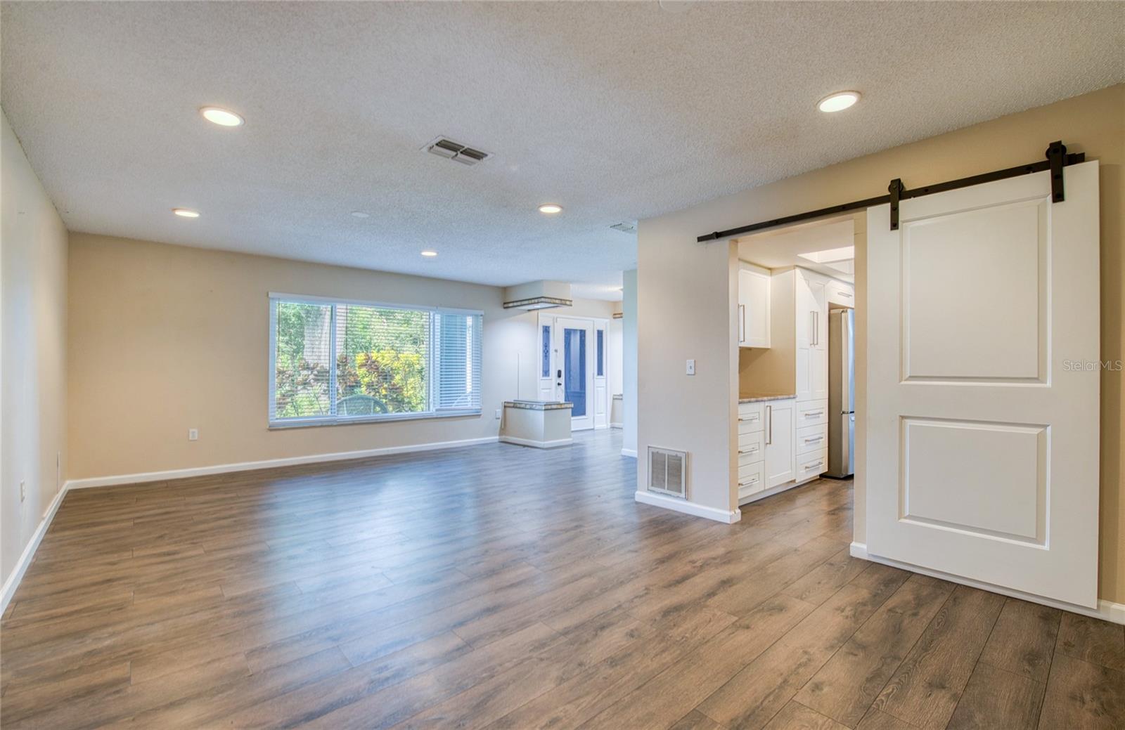 2143 SALISBURY CT — photo 10