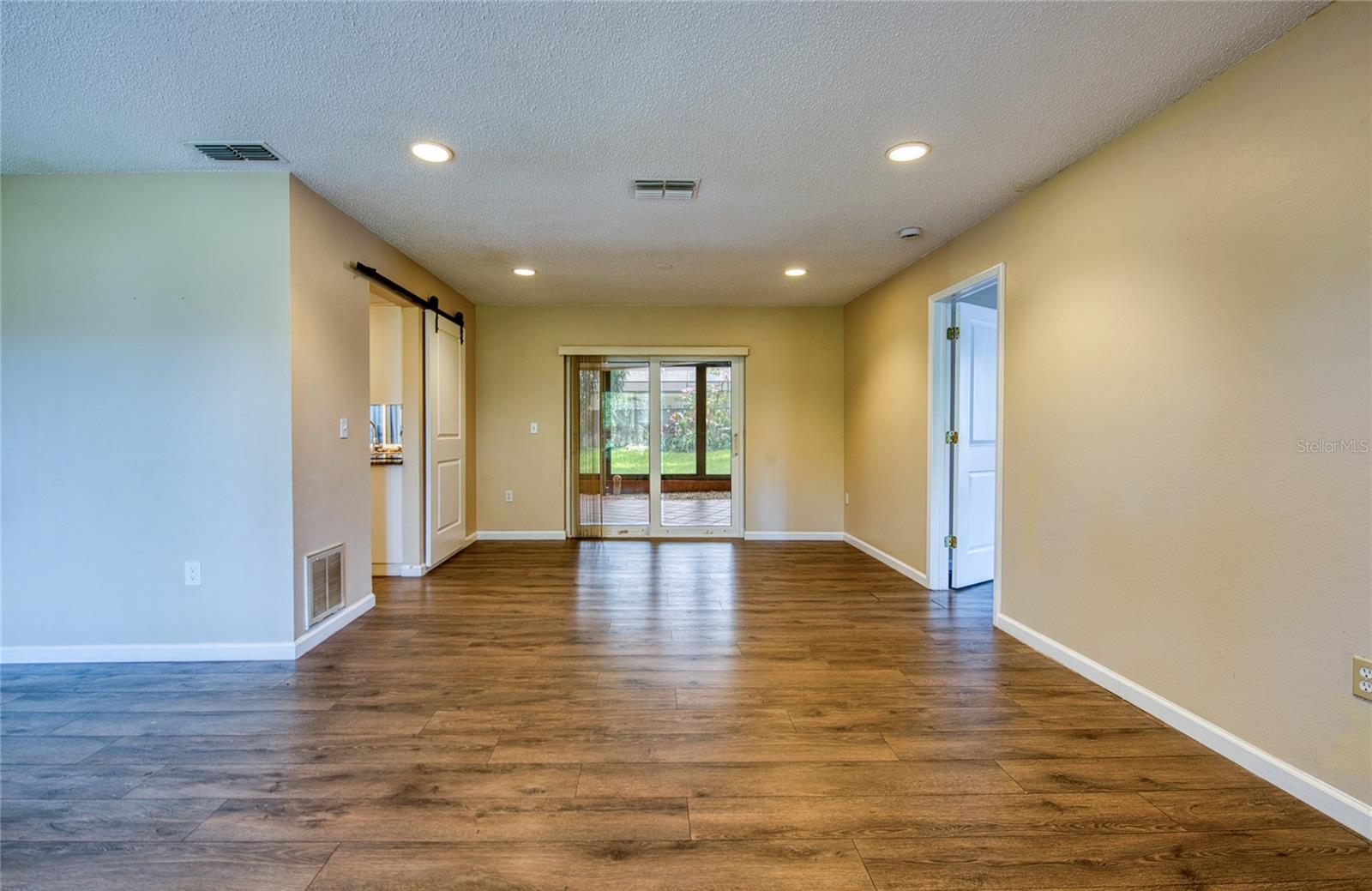 2143 SALISBURY CT — photo 12