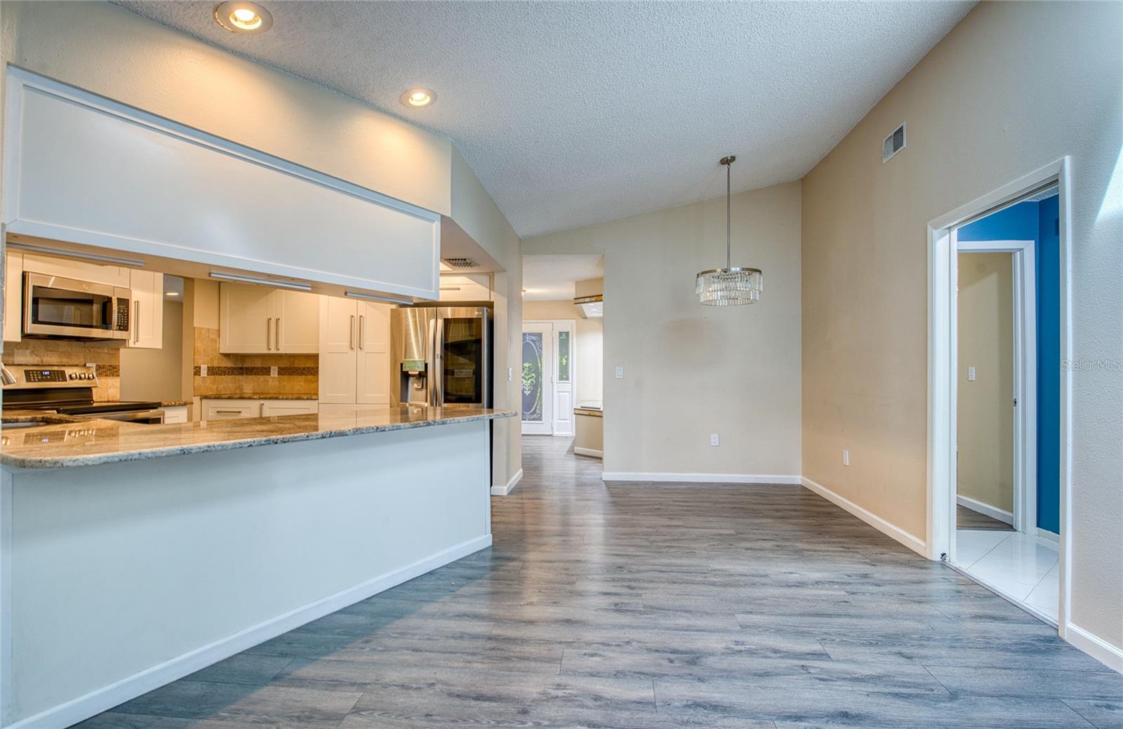 2143 SALISBURY CT — photo 17