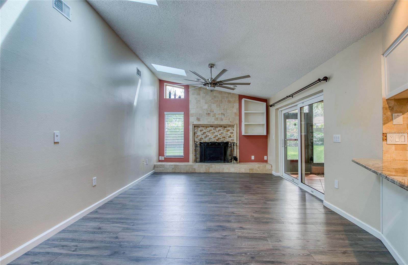 2143 SALISBURY CT — photo 20