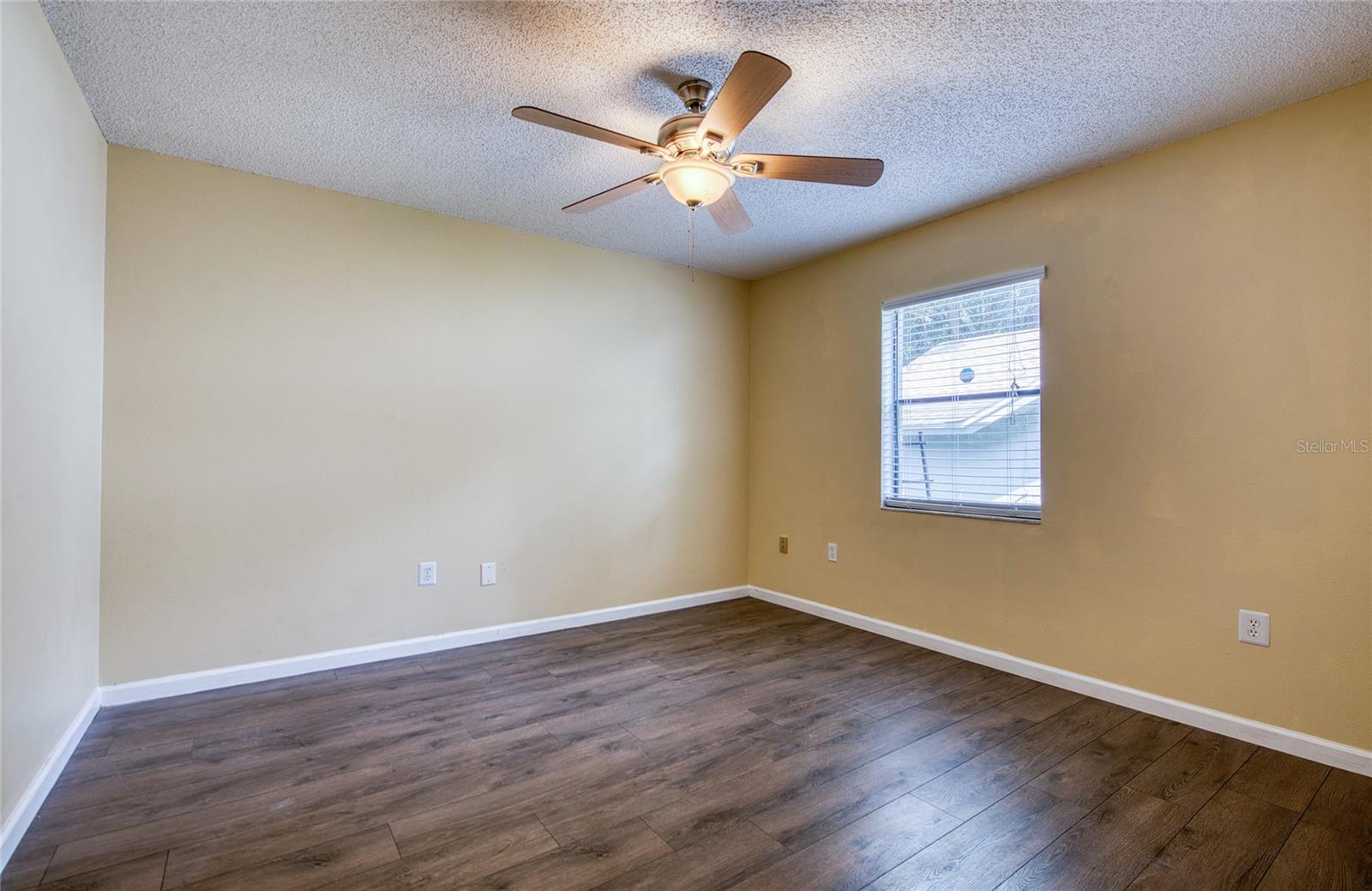 2143 SALISBURY CT — photo 25