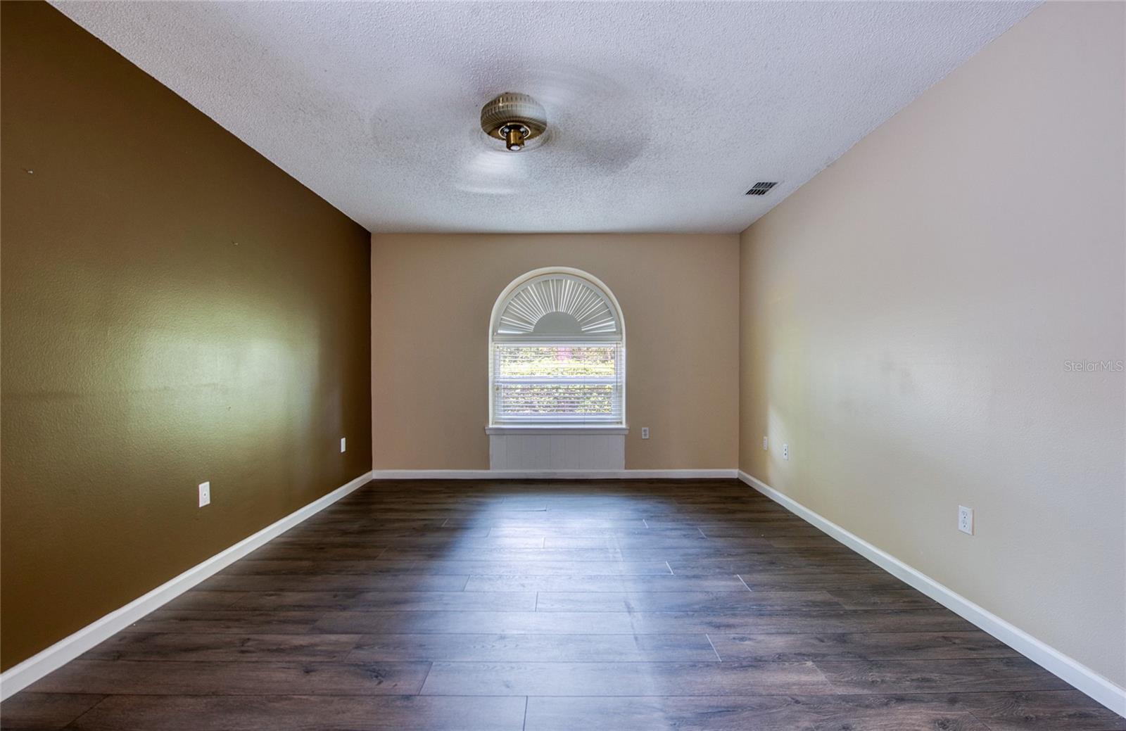 2143 SALISBURY CT — photo 26