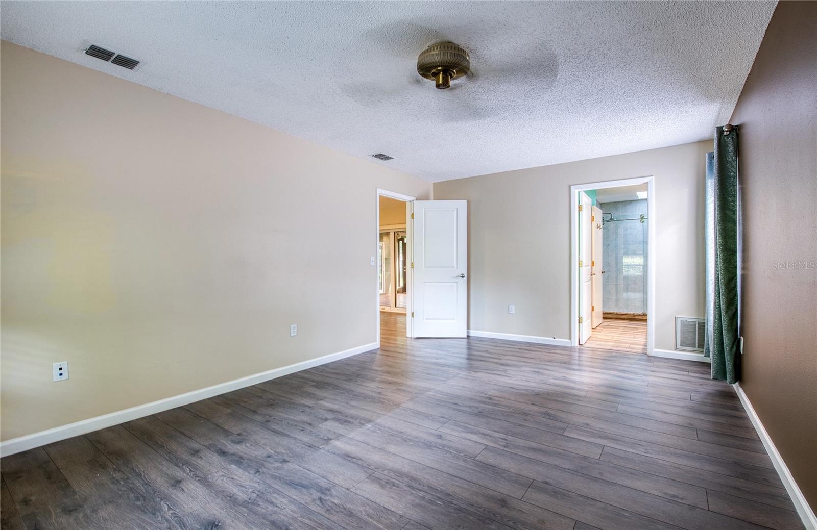 2143 SALISBURY CT — photo 28