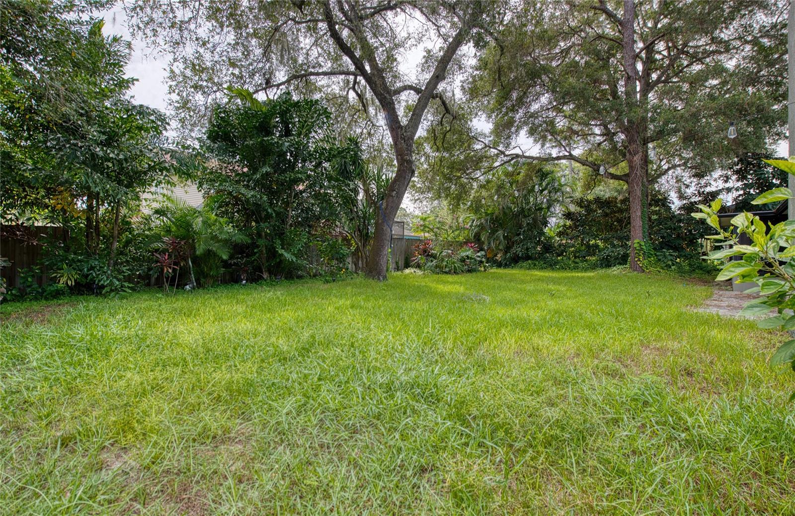 2143 SALISBURY CT — photo 43