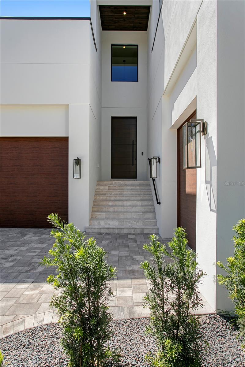 403 S BARBARA LN — photo 3