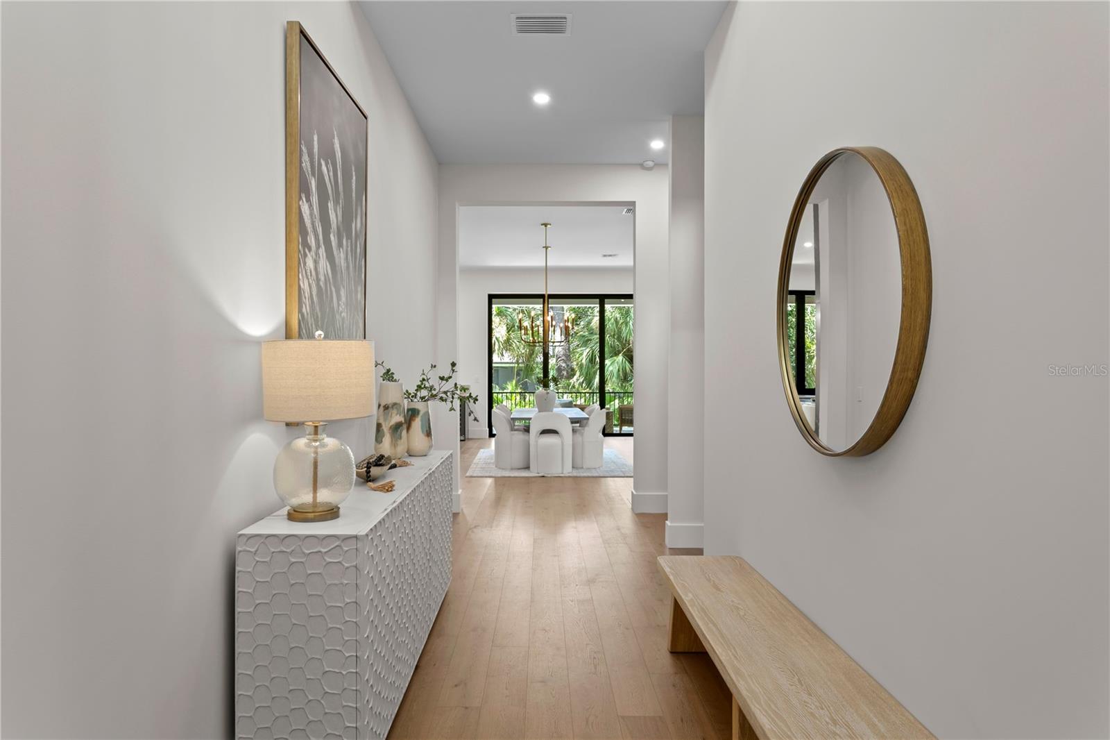 403 S BARBARA LN — photo 6