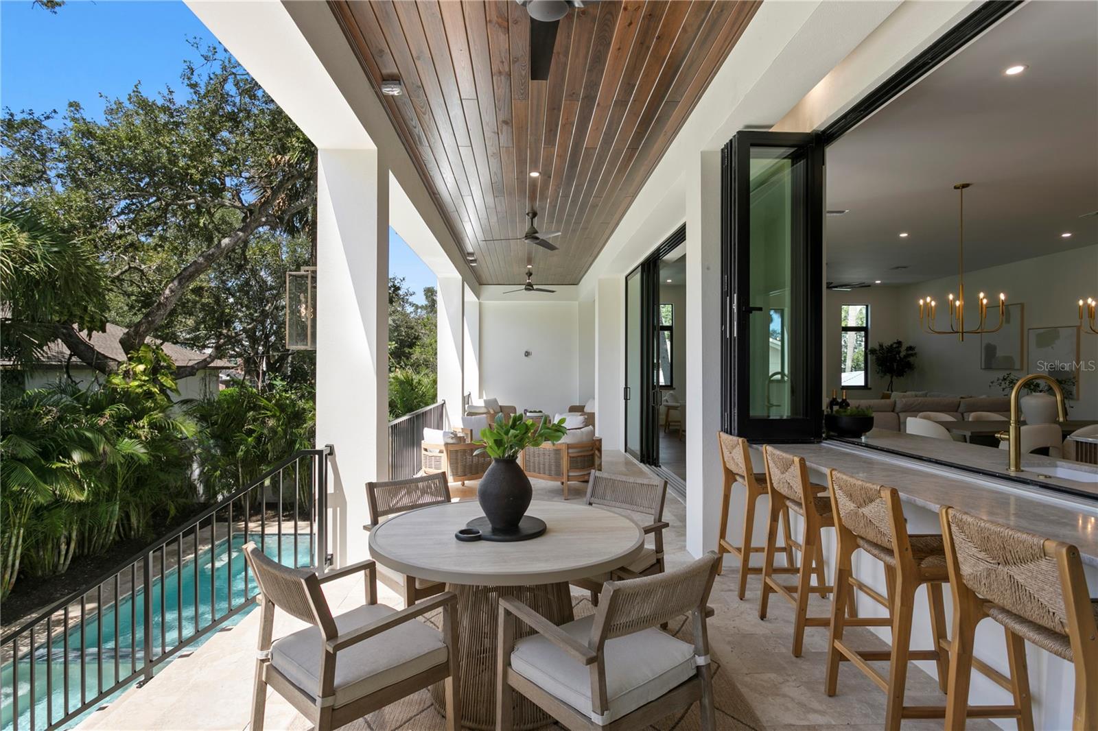 403 S BARBARA LN — photo 38