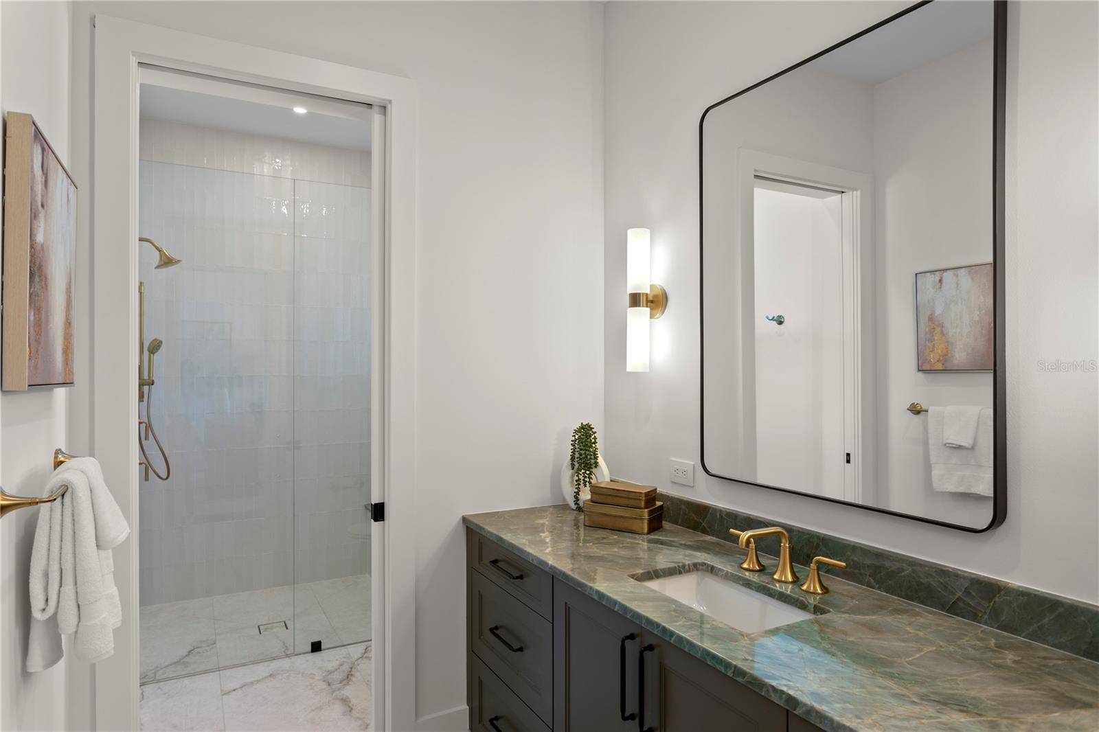 403 S BARBARA LN — photo 41