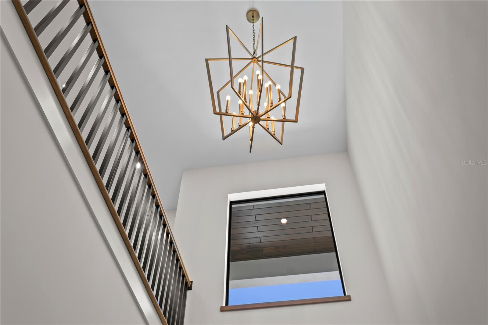 403 S BARBARA LN — photo 47