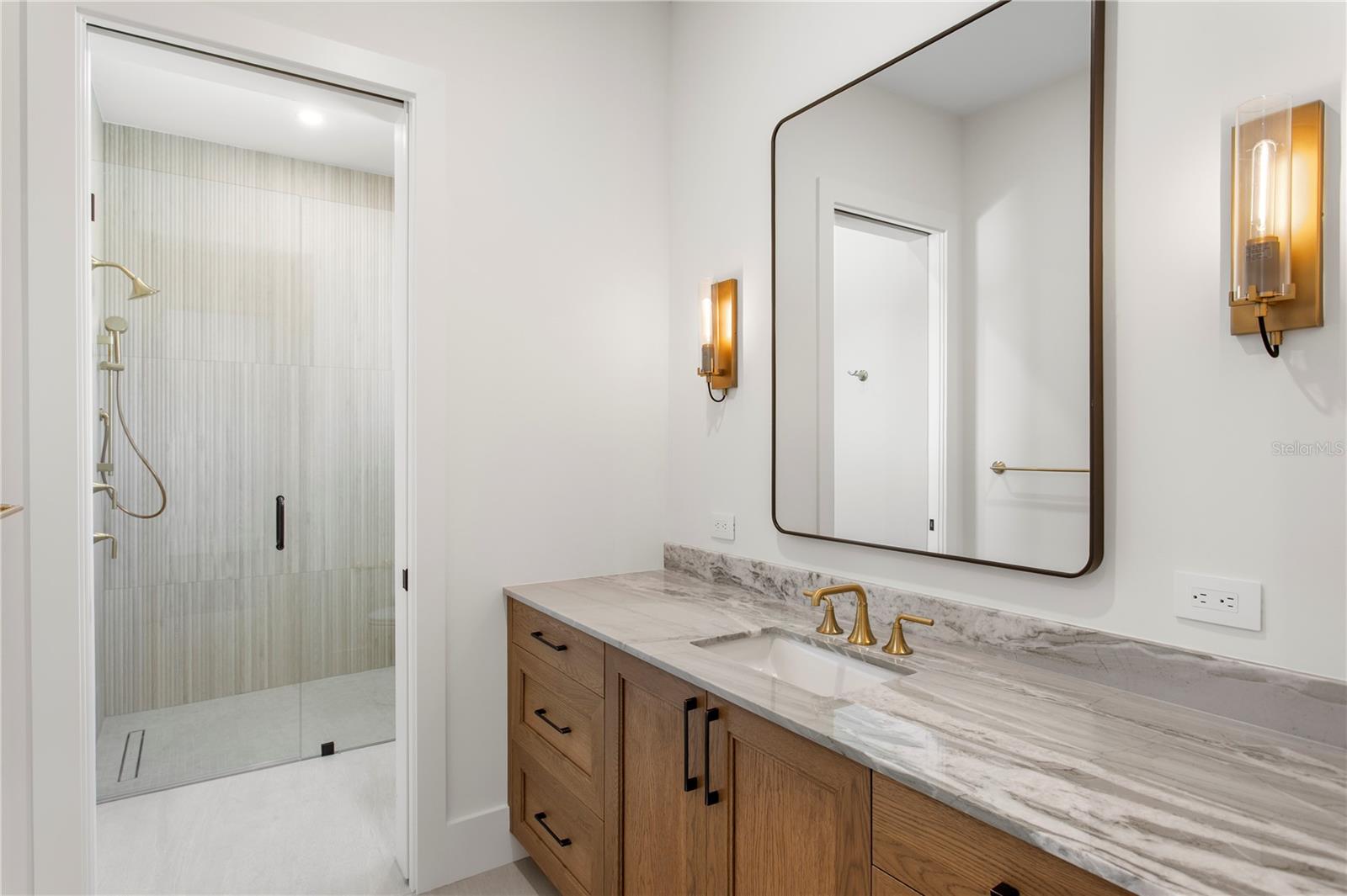 403 S BARBARA LN — photo 65