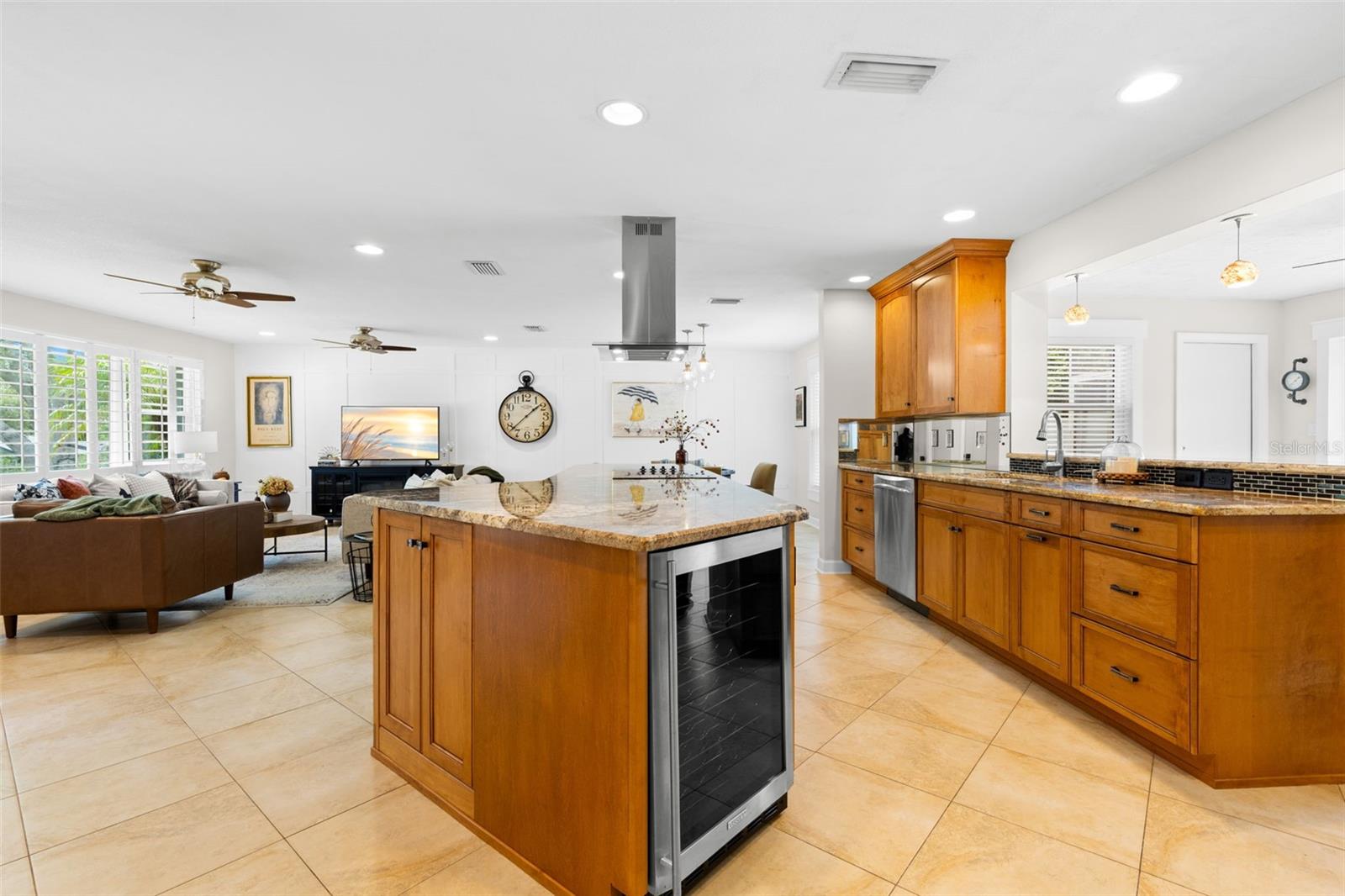 14271 IROQUOIS AVE — photo 10