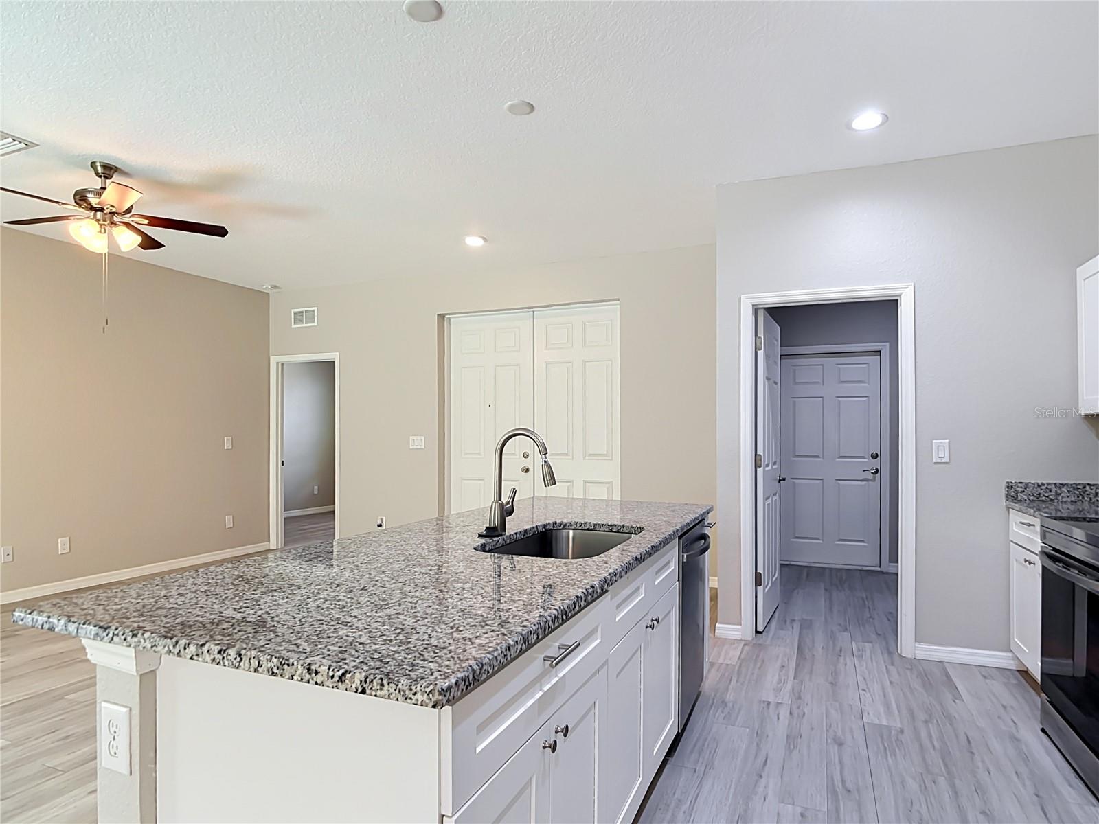3073 TULSA AVE — photo 15