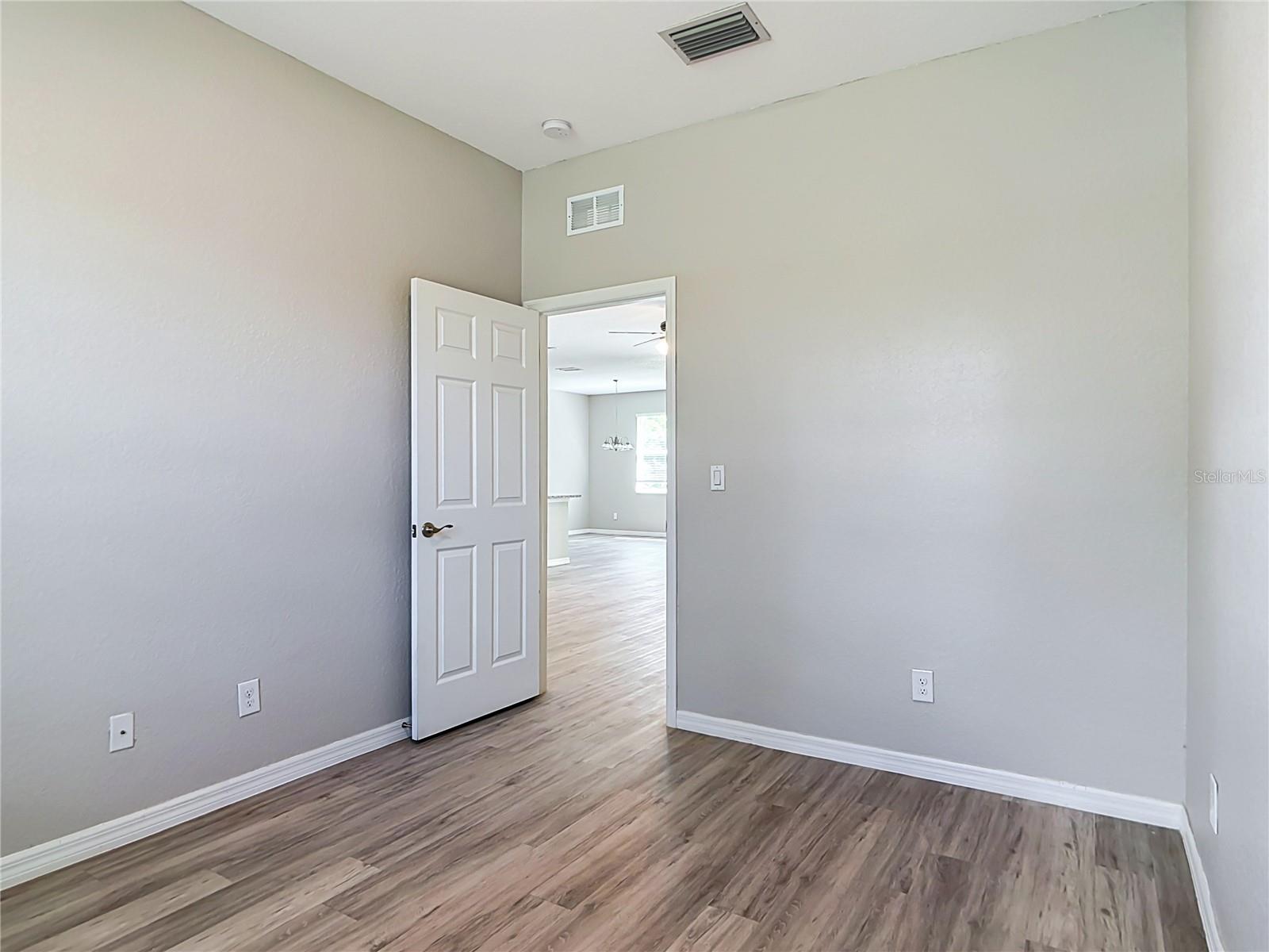 3073 TULSA AVE — photo 25
