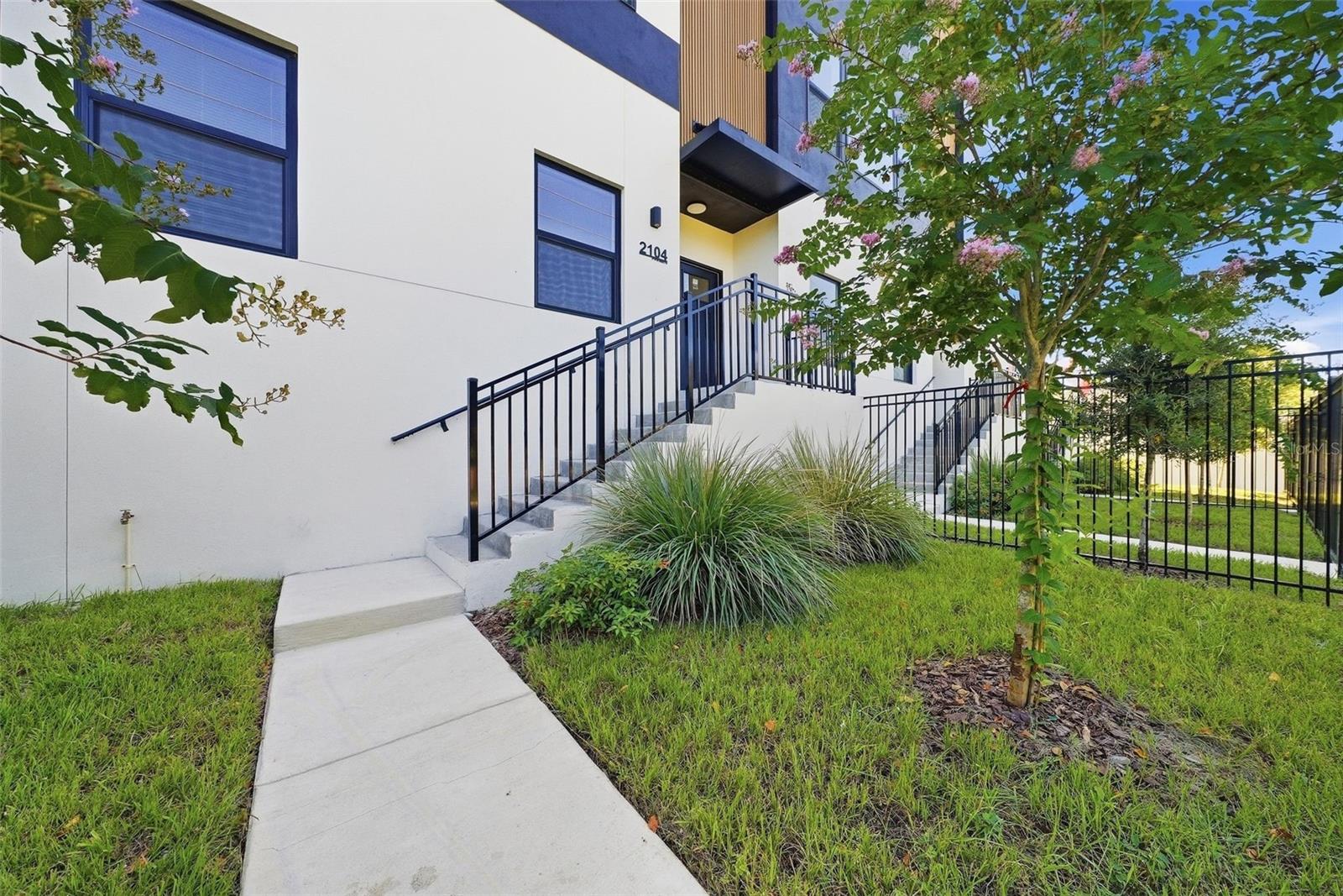 2104 4TH ST S #3 — photo 3