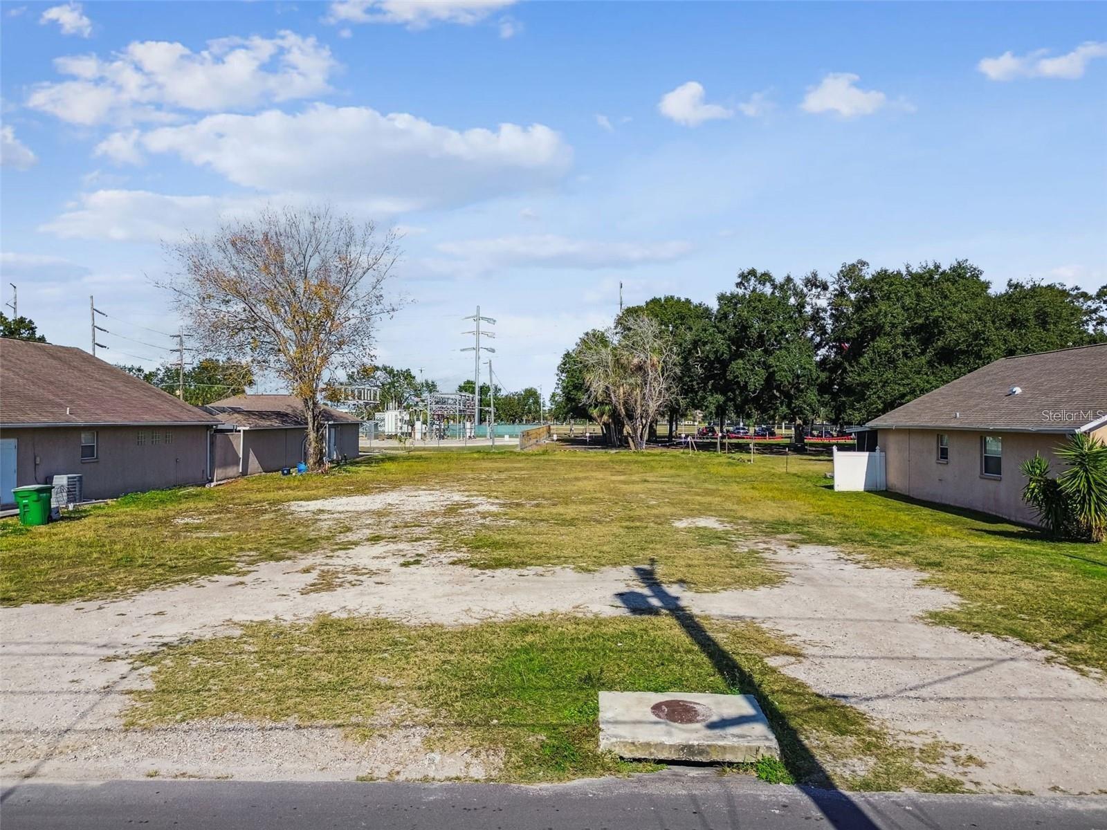 3337 W WOODLAWN AVE — photo 2