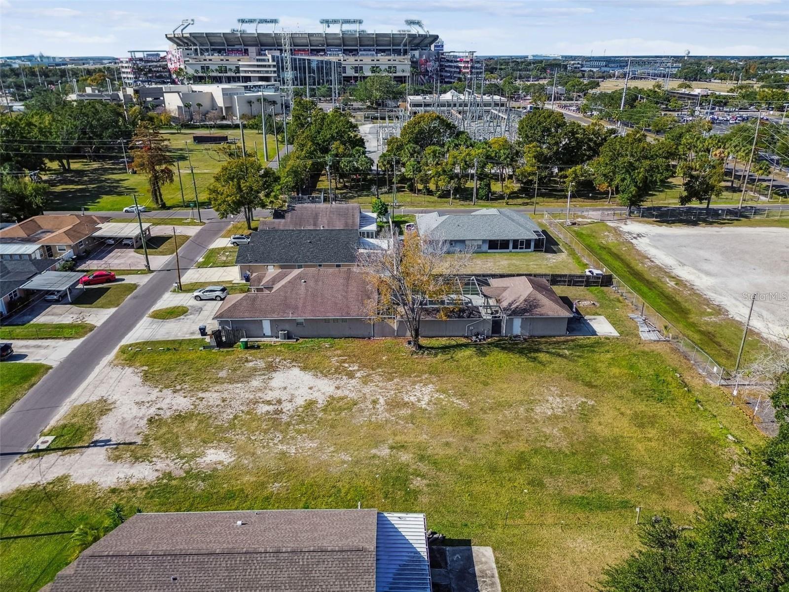 3337 W WOODLAWN AVE — photo 12