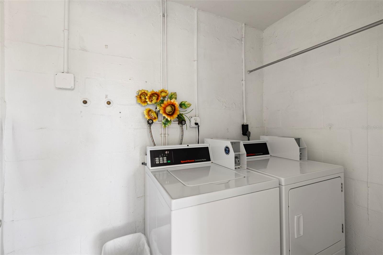 400 GLENNES LN #206 — photo 22