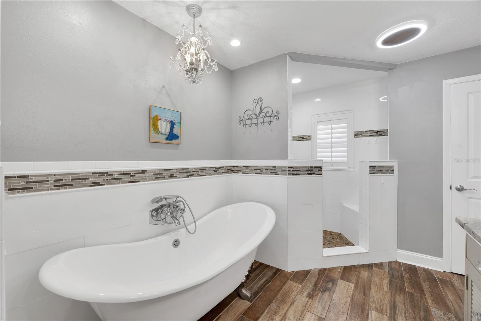 743 KINGSTON CT — photo 3