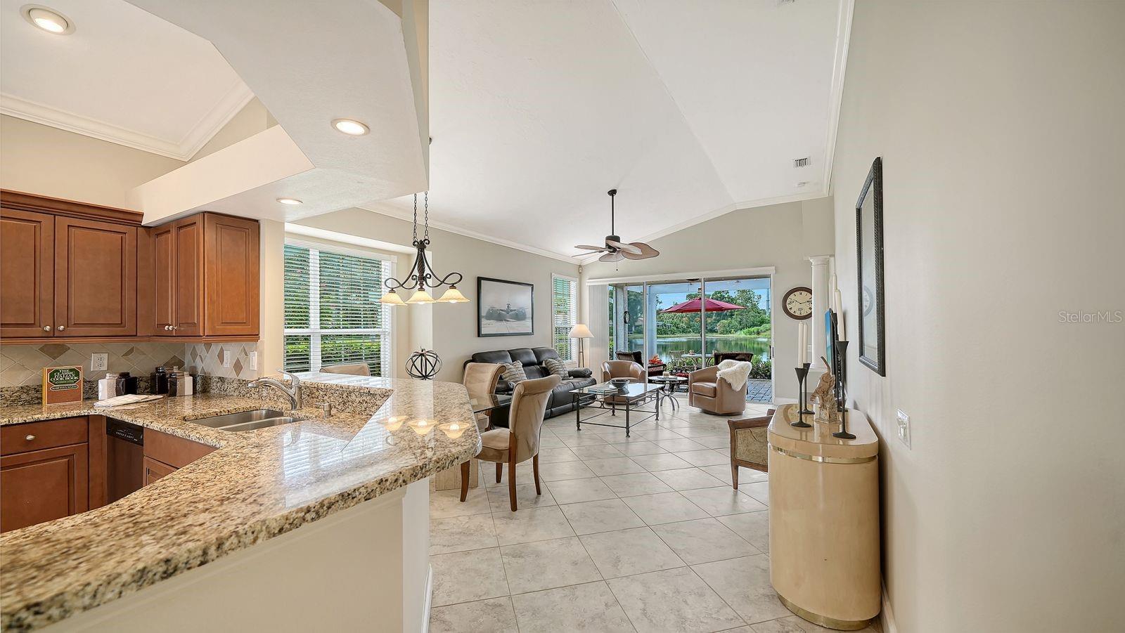 7126 KENSINGTON CT — photo 18