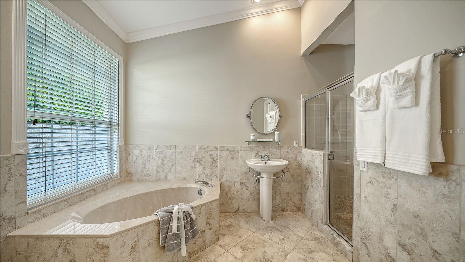 7126 KENSINGTON CT — photo 31