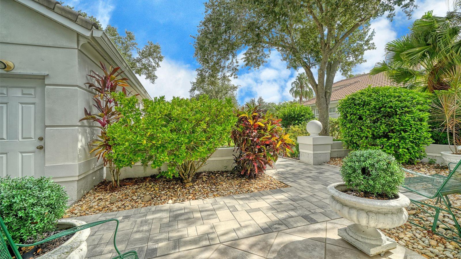 7126 KENSINGTON CT — photo 35
