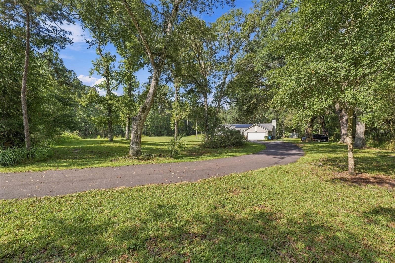 880 EMERSON RD — photo 4