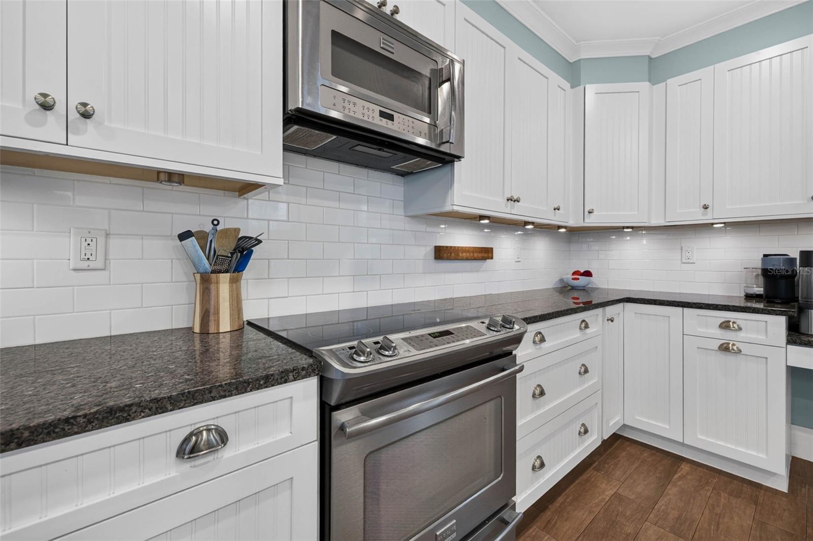 1407 S MOODY AVE — photo 14