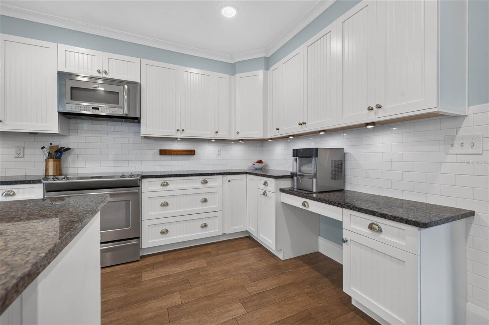 1407 S MOODY AVE — photo 15