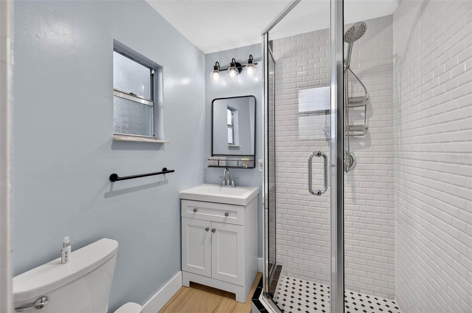 1407 S MOODY AVE — photo 36