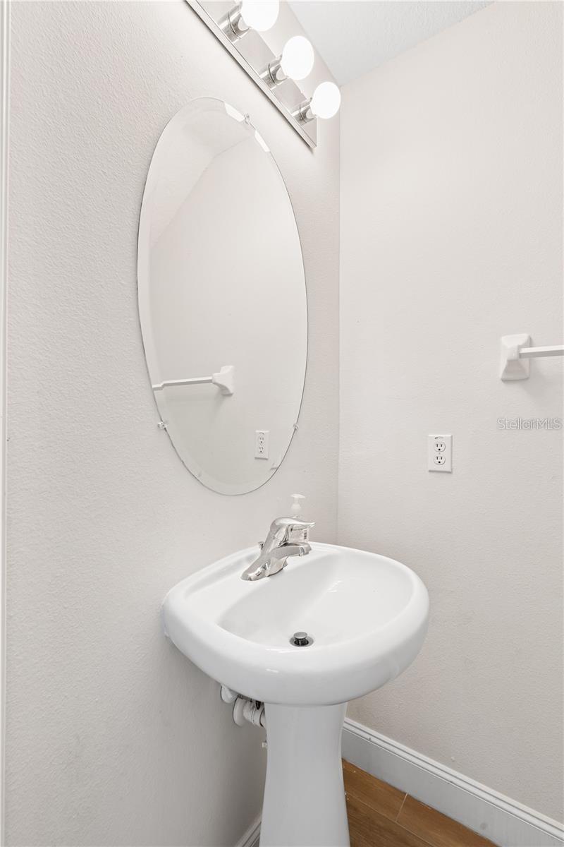 351 BRIDGEWATER DR — photo 9