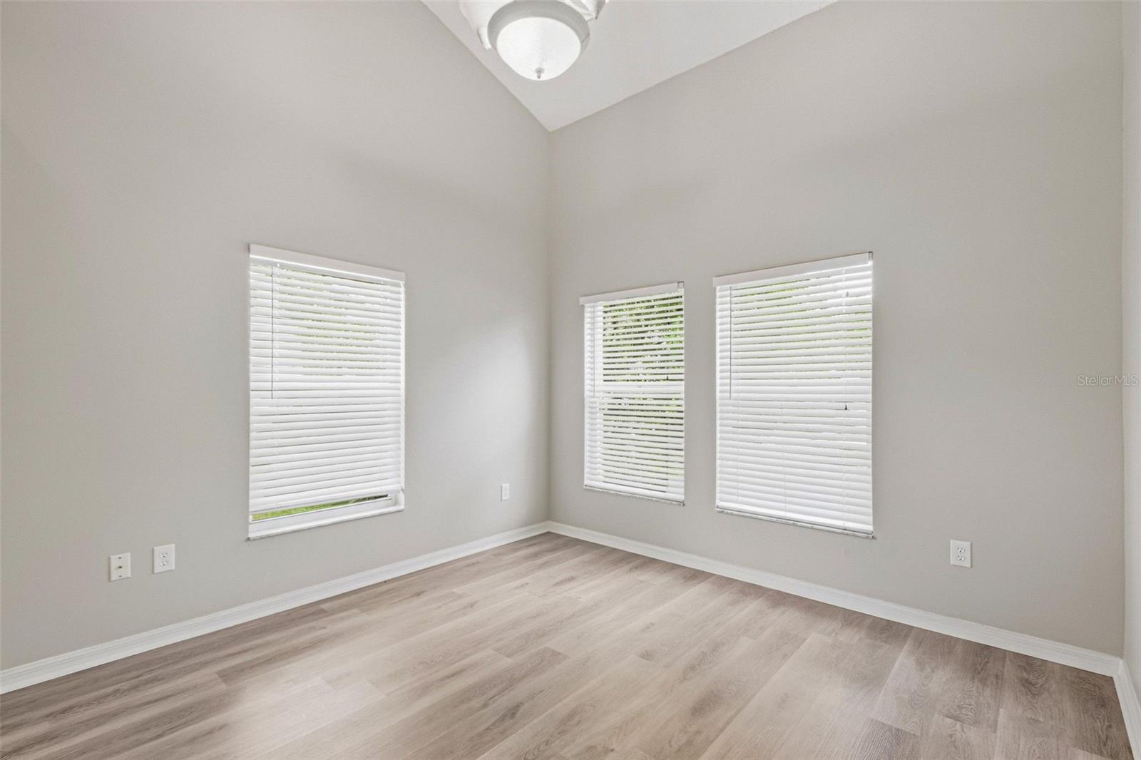 16102 WARDEN PL — photo 3